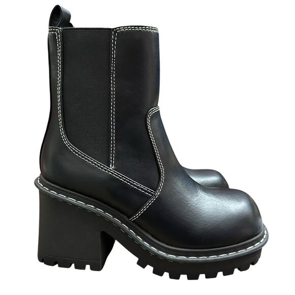 Dolls Kill Sz 7 Delia’s Black Vegan Leather Ankle Boots Heeled Chealsea Platform - Picture 1 of 9